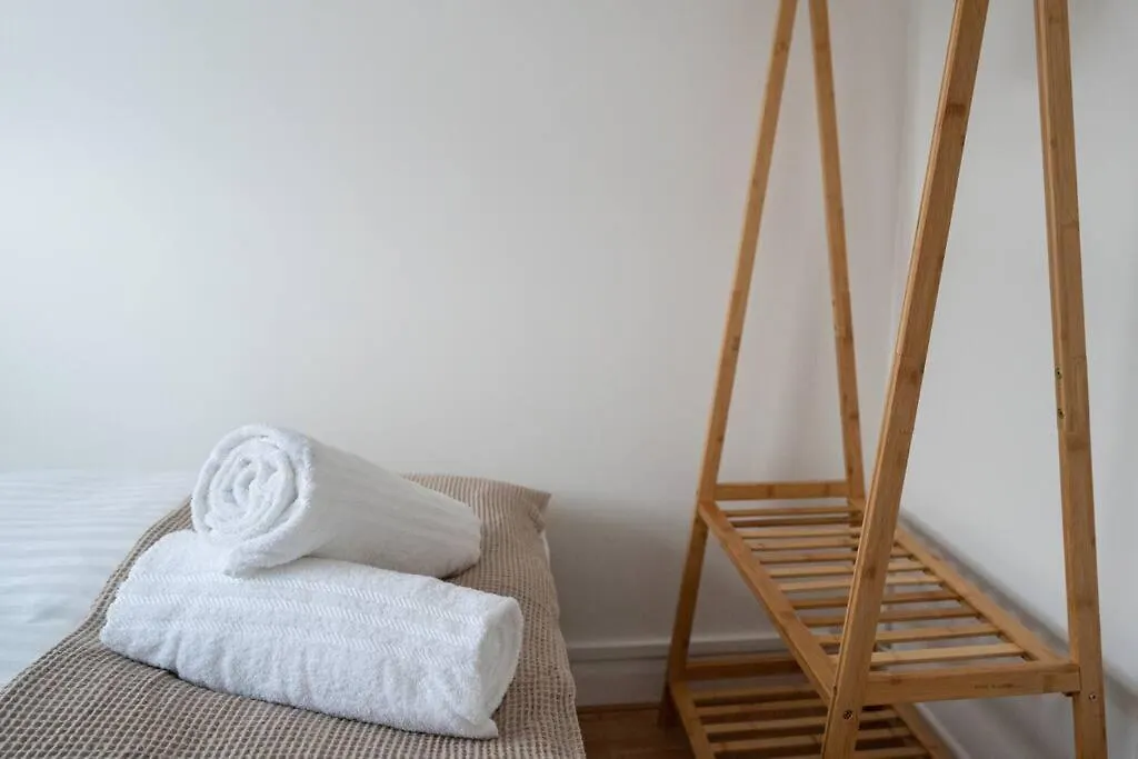 Calm Cosy House With Beautiful Riverside Walk To Centre York